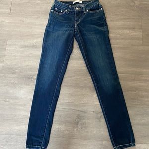 Women Levi’s Jeans